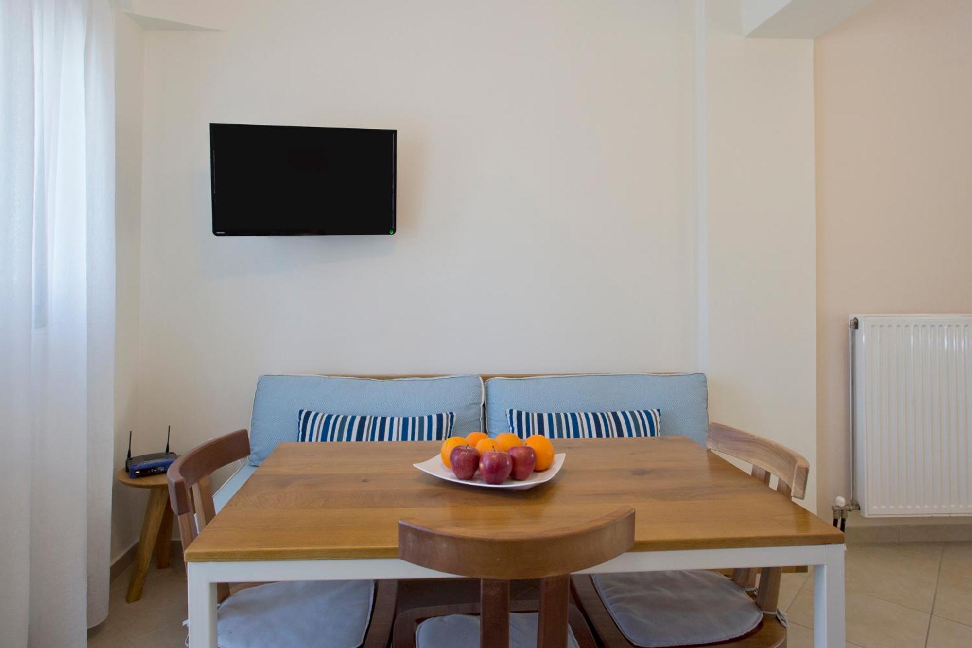 Santorini Med Homes - Sunday Apartment Mesaria Exterior foto